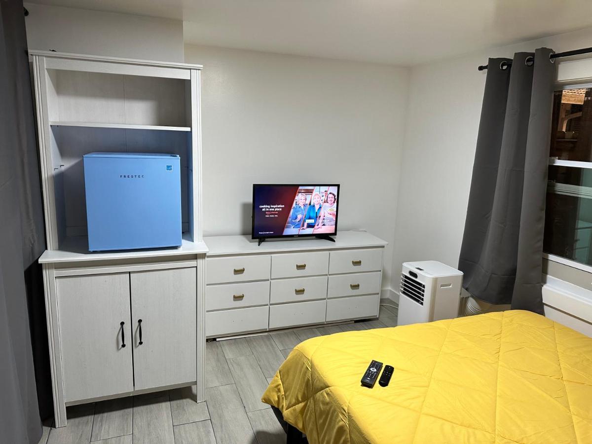 מיאמי Serene Full Bed With 50 Inch Smart Tv, Netflix, Airplay, Mini-Fridge, And 500 Mbps Wifi Near Fiu, Dolphin Mall, Airport מראה חיצוני תמונה